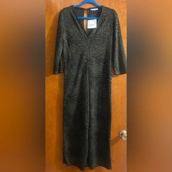Zara Trafaluc Animal Print Dark
Green & Black Women's Jumpsuit 
Size Medium NWT - Picture 3 of 8